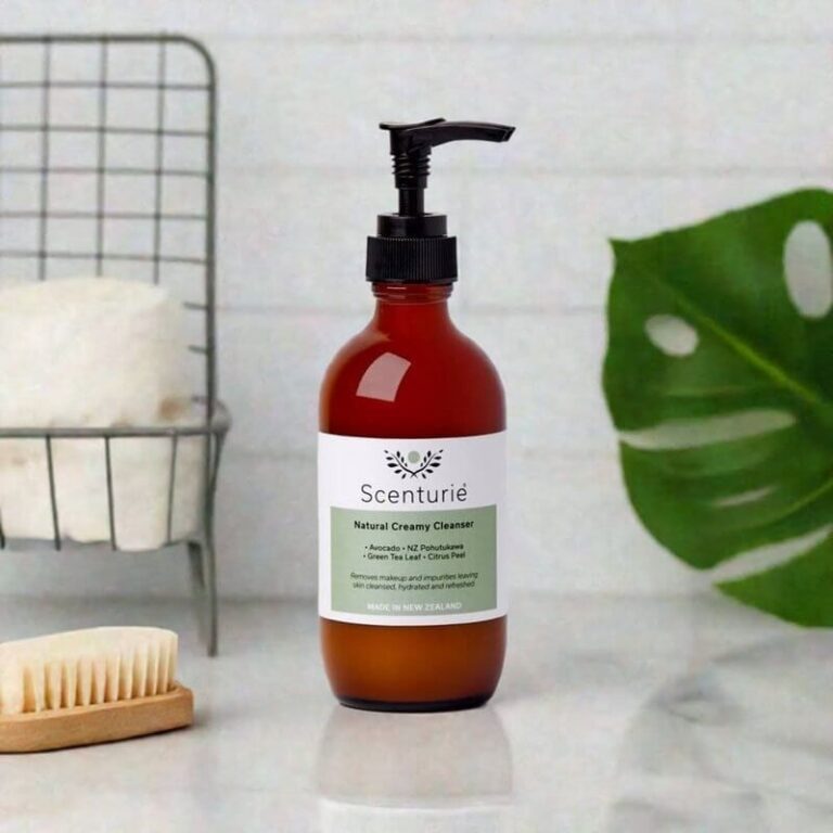 'Best Cream Cleanser 2024' and 'Editor's Choice' award logos for Scenturie's Natural Creamy Cleanser.